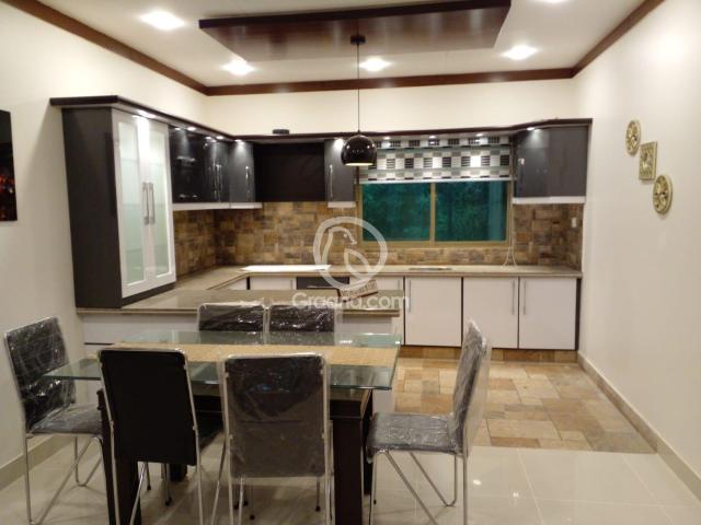 400 Yd² Upper portion for Rent