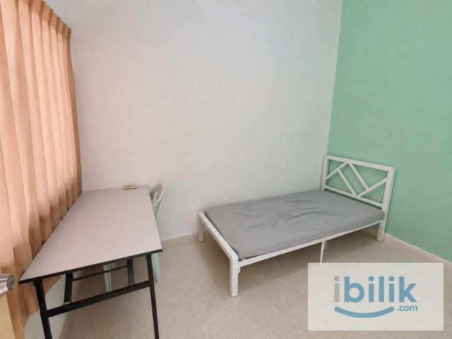 ‍♂️‍➡️ 400m To LRT Taman Bahagia | Medium Room For Rent @ SS2 Petaling Jaya