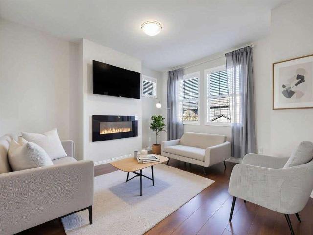 401, 1086 Williamstown Boulevard NW, Airdrie, AB T4B 3T8 Townhouse For Sale | RE/MAX | A2264