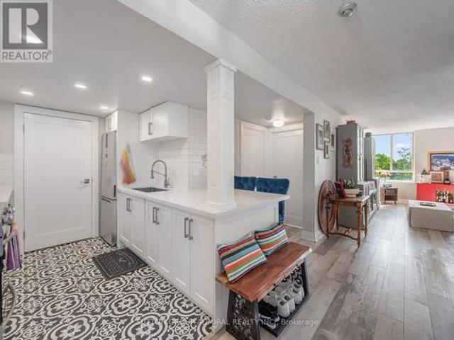 401 14 Yonge Street, Aurora, ON, L4G 6H7 condo for sale | Listing ID N13419 | Royal LePage