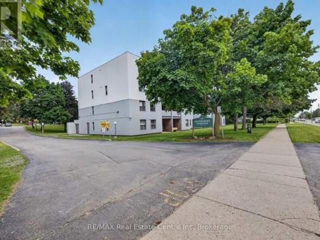 401 65 Silvercreek Parkway N, Guelph Junction/Onward Willow, ON, N1H 7R9 condo for sale | Listing ID X13553 | Royal LePage