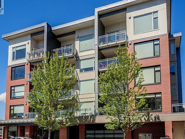 401 9818 Third St Sidney, British Columbia