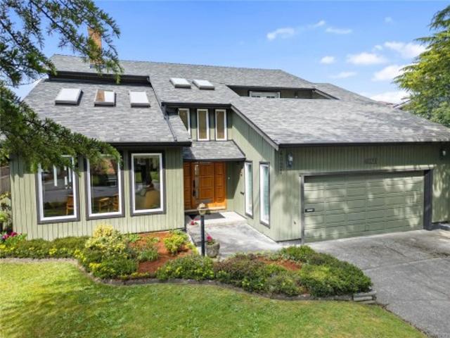 4021 Dawnview Cres, Saanich, BC, V8N 5P7 house for sale | Listing ID 1037 | Royal LePage