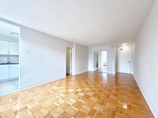 402 1 Bathurst Street, Toronto, ON, M5P 3H6 lease for lease | Listing ID C13436 | Royal LePage
