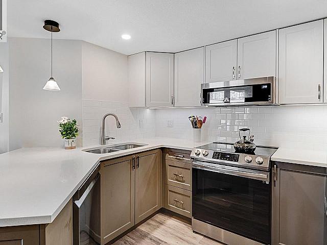 402 930 Yates St Victoria, British Columbia