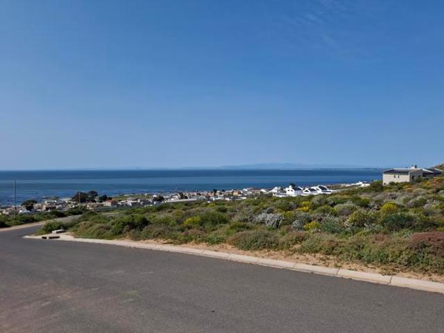 402 m² Land available in St Helena Views