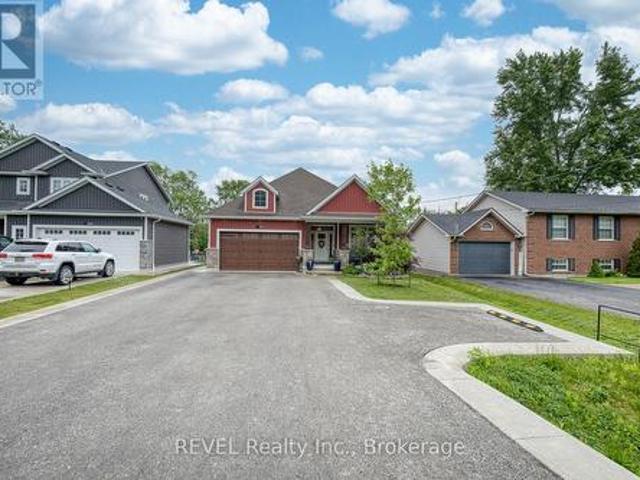 402 Washington Road, Fort Erie Crescent Park, ON, L2A 4K4 house for sale | Listing ID X13435 | Royal LePage