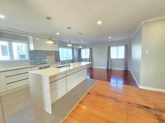 4031A Great North Road Glen Eden, Waitakere City