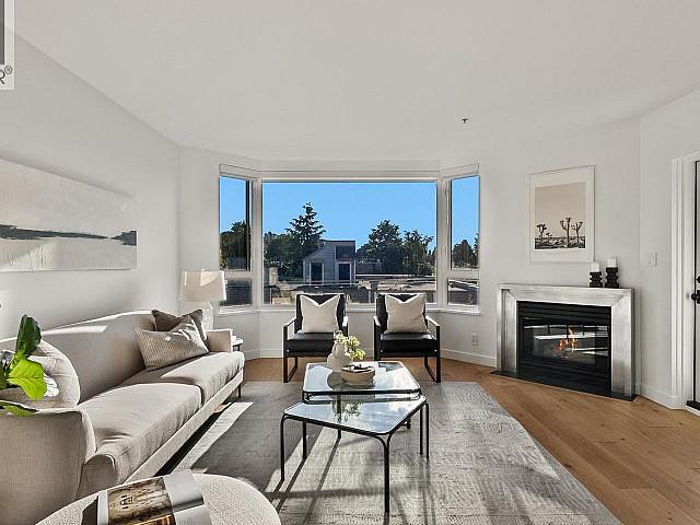 403 1688 Cypress Street Vancouver, British Columbia