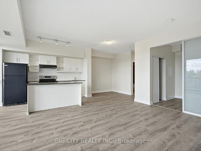 403 35 Brian Peck Crescent