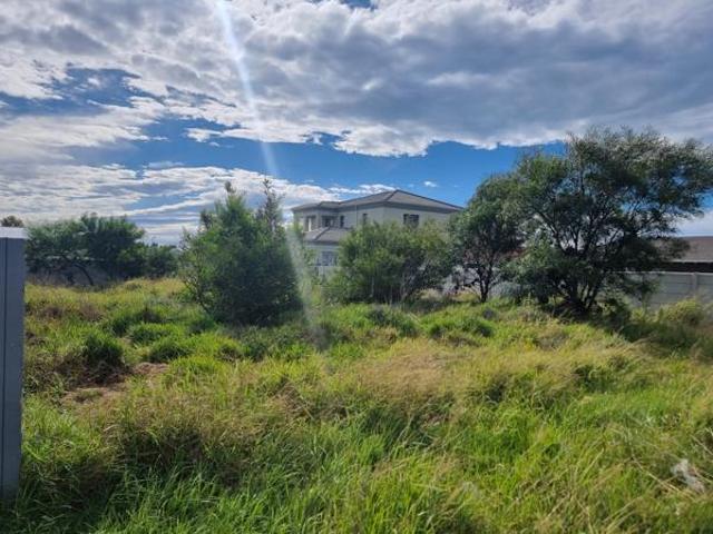 403 m² Land available in Fairview