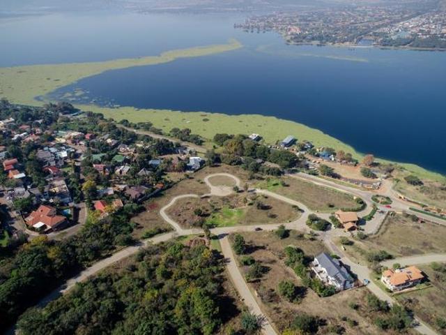 403 m² Land available in Kosmos