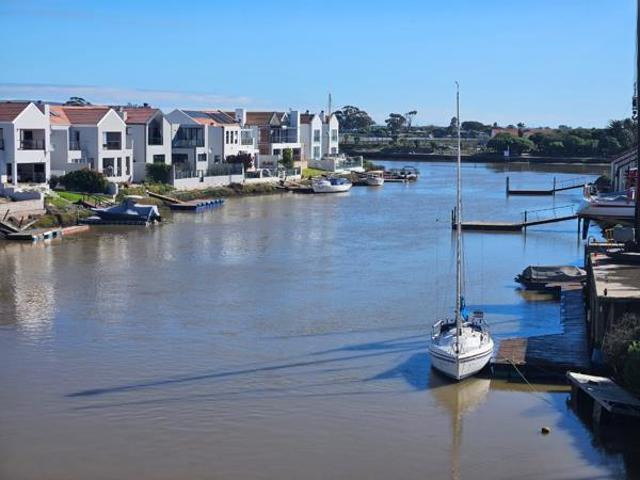 403 m² Land available in Port Owen