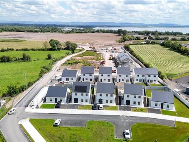 405,000 | 2 Beech Hill, Crossmolina, Mayo Fox & Gallagher 5009 MyHome. Ie Residential
