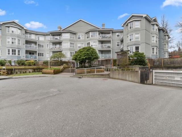 405 13 Laurel Drive, Surrey, BC, V3T 1A8 Single Family Property For Sale | Listing ID R3145 | Royal LePage