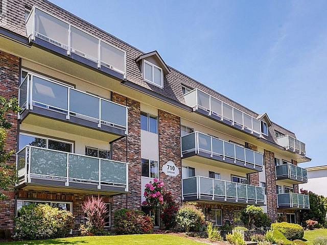 405 710 Lampson St Esquimalt, British Columbia