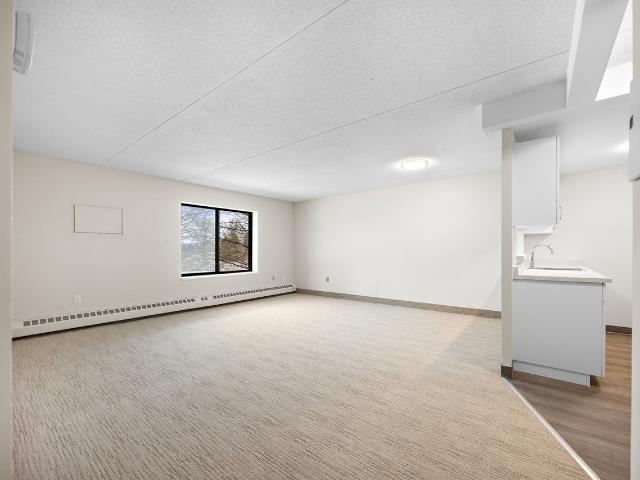 405 Park Road North Studio Apartment for Rent at 405 Park Rd N, Brantford, ON N3R 7G3 Brier Park