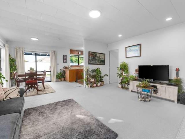 405A Peachgrove Road, Fairfield, Hamilton City