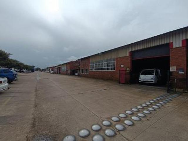 406 m² warehouse to let in robertvil.