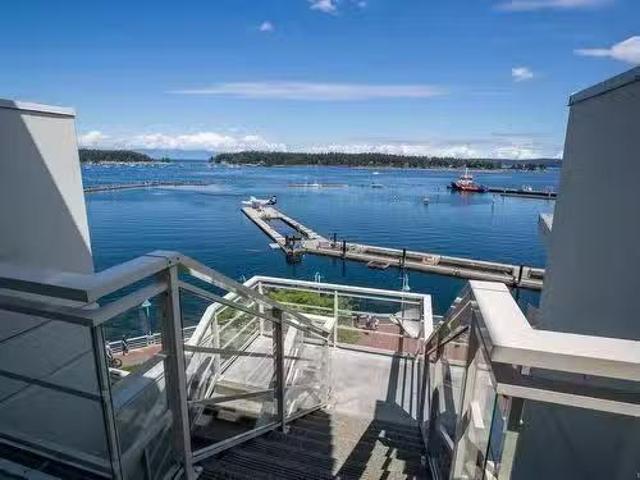 407 38 Front St, Nanaimo, BC, V9R 0B8 Single Family Property.