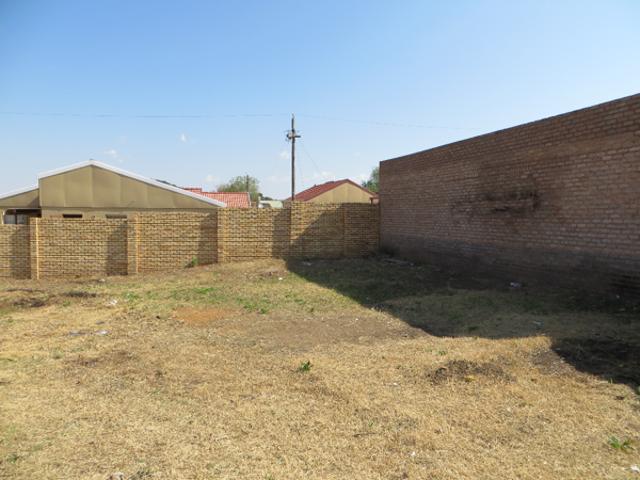 407 m² Land available in Wedela