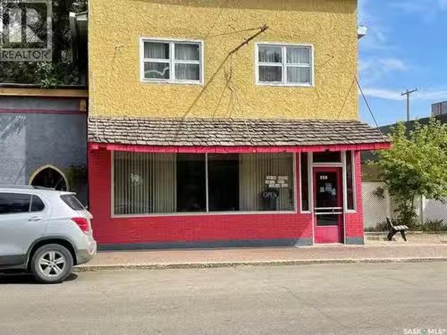 407 Main Street, Gravelbourg, SK, S0H 1X0 commercial for sal.