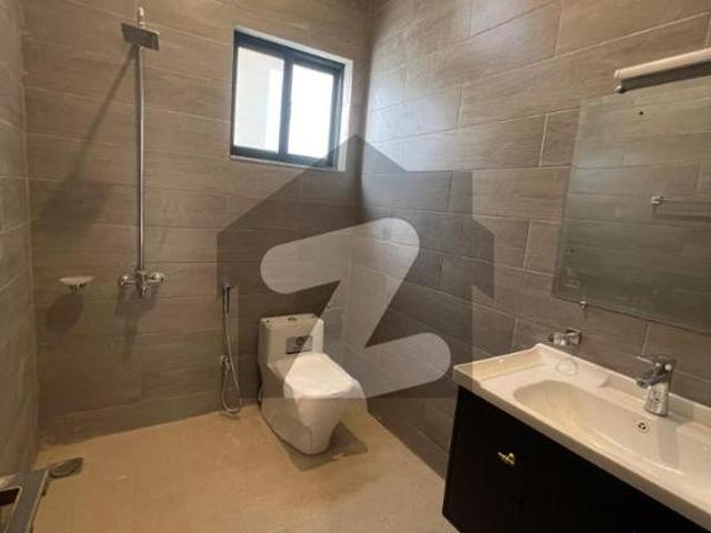 40*80 triple storey corner house for sale i 8/3