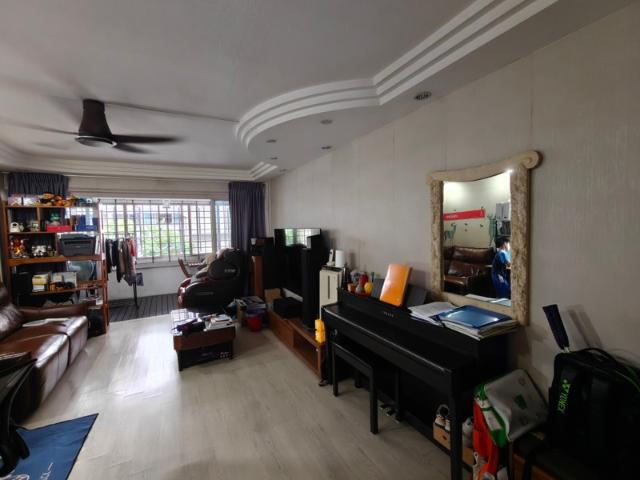 408 Hougang Avenue 10 HDB Apartment For Sale, $818,000, 3 Bed 2 Bath 1,302 sqft $628.00 psf