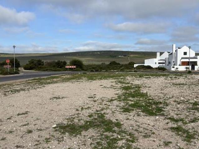 408 m² Land available in Britannia Bay