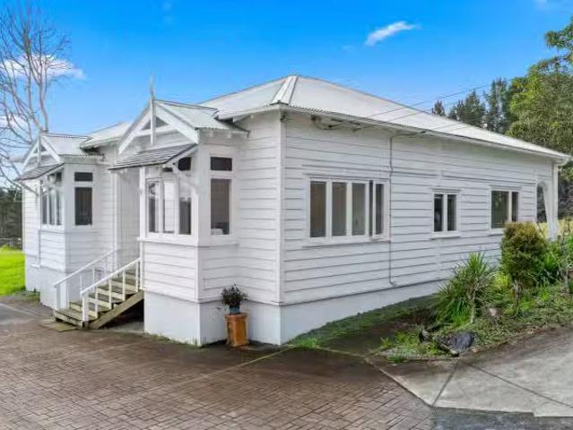 408 Paremoremo Road, Paremoremo, North Shore City For Sale