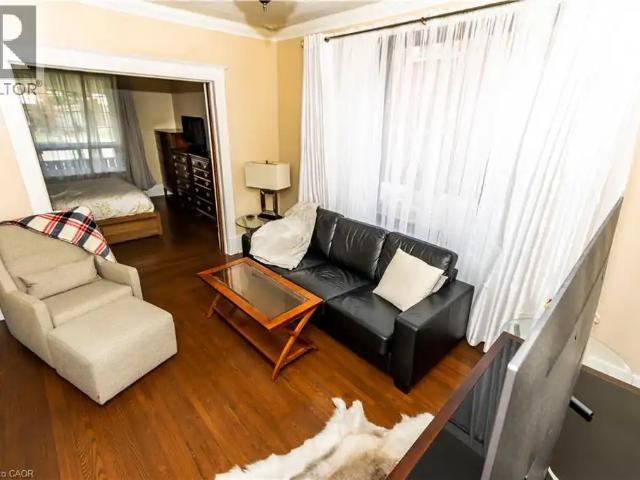 408 WELLINGTON Street N Unit# 2