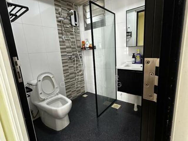 408A Northshore Drive HDB Apartment For Sale, $700,000, 3 Bed 2 Bath 1,011 sqft $692.00 psf