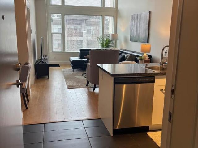#409 33539 Holland Ave