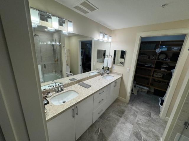 409 3535 A Street, Surrey, BC, V4P 0H2 Single Family Property For Sale | Listing ID R3152 | Royal LePage
