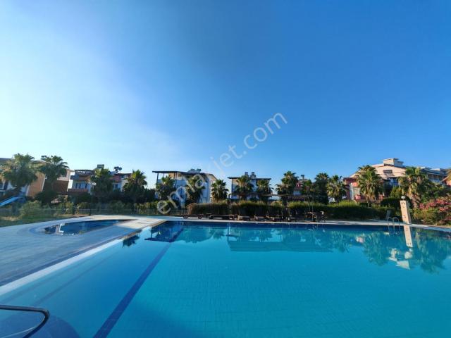 409 M² Arsa Paylı Müstakil 3+1 | Havuzlu Site | Denize 850 Metre