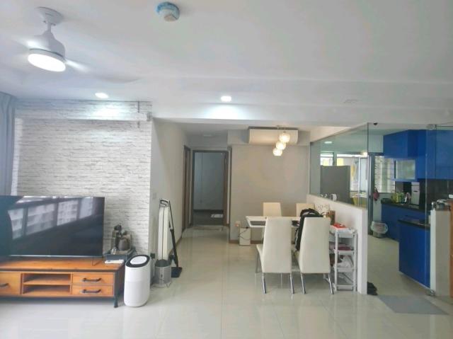 409A Northshore Drive HDB Apartment For Sale, $699,999, 3 Bed 2 Bath 1,012 sqft $692.00 psf