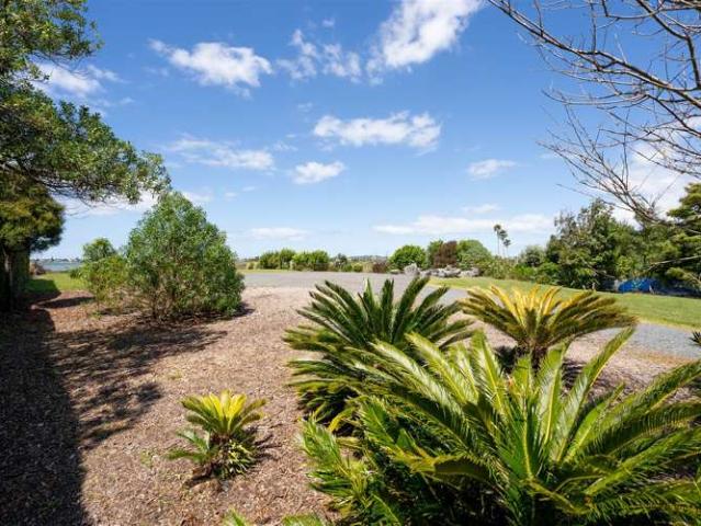 40 & 42 Waimanu Place, Point Wells, Rodney