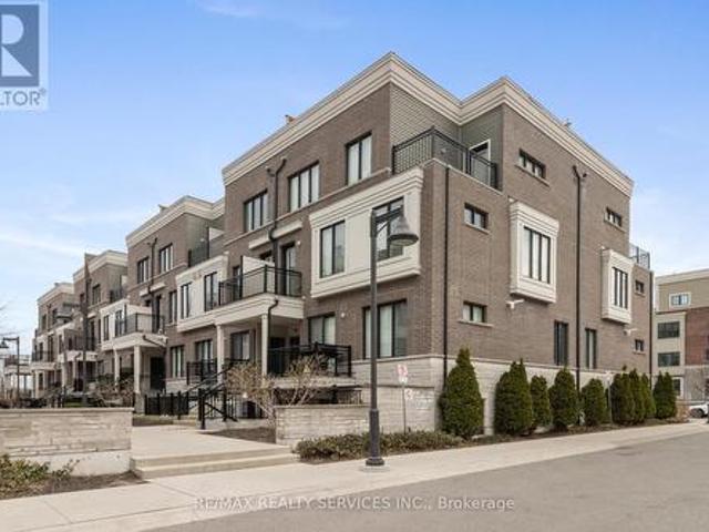 40 70 Eastwood Park Gardens, Toronto, ON, M8W 0B2 townhouse for sale | Listing ID W12310 | Royal LePage