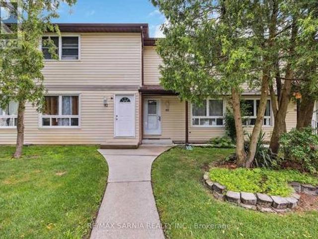 40 200 St Clair Boulevard, St. Clair, ON, N0N 1G0 townhouse for sale | Listing ID X12275 | Royal LePage