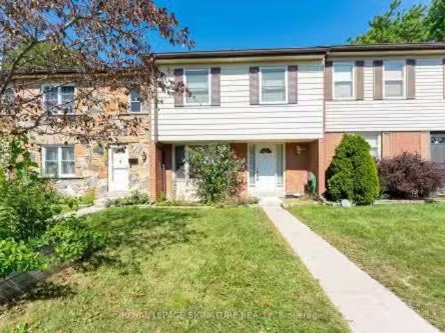 40 2825 Gananoque Drive, Mississauga, ON, L5N 1V6 townhouse.