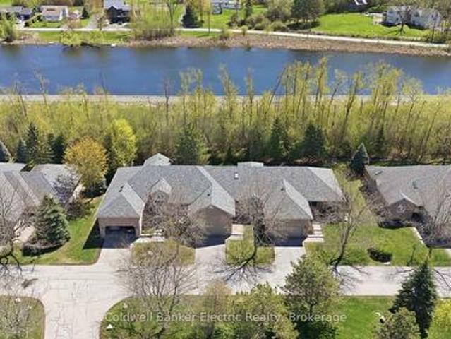 40 300 Franmor Drive, Peterborough Ashburnham Ward 4, ON, K9H 7R2 townhouse for sale | Listing ID X13607 | Royal LePage