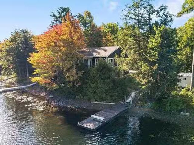 40 Tucker Lake Road, Beaver Bank, NS, B4G 1C3 house for sale.