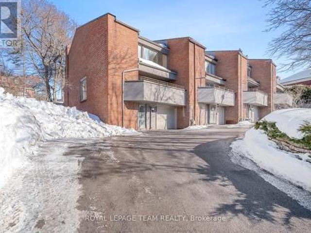 40 Belvedere Crescent, Ottawa, ON, K1M 2G4 townhouse for sale | Listing ID X12003 | Royal LePage