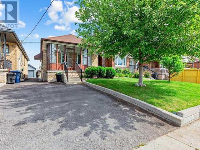 40 Bowie Avenue, Toronto, ON, M6E 2P1 house for sale | Listing ID W13533 | Royal LePage