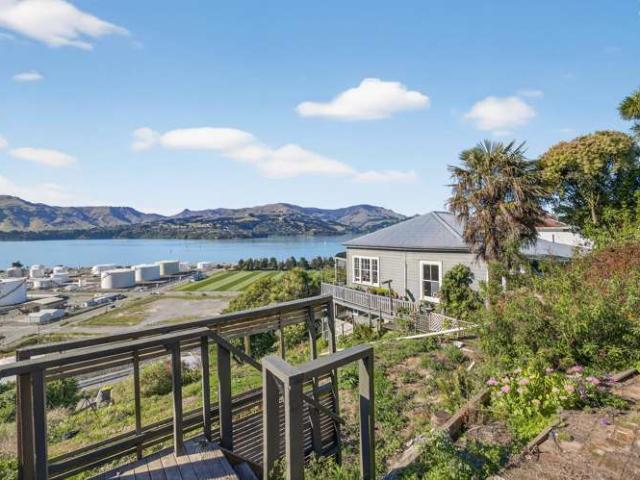 40 Brittan Terrace, Lyttelton, Banks Peninsula