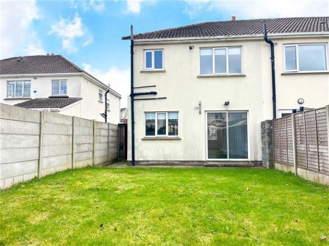 40 Cianlea, Swords, Co. Dublin O'Donnellan & Joyce Auctioneers Ltd 4913 MyHome. Ie Residential
