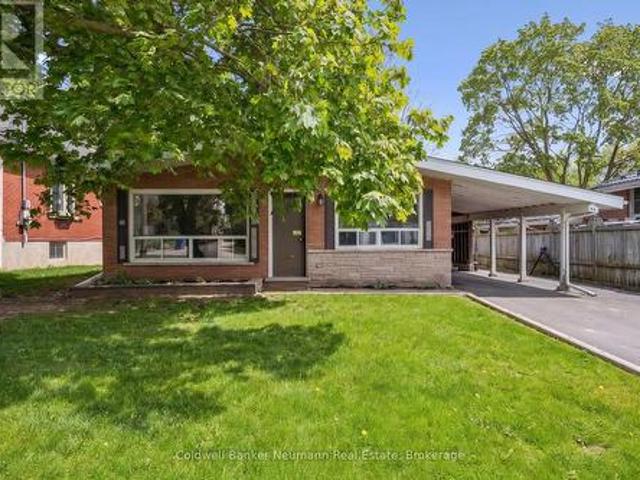 40 Fairview Boulevard, Guelph Dovercliffe Park/Old University, ON, N1G 1H4 house for sale | Listing ID X13154 | Royal LePage
