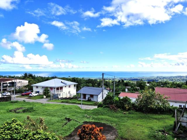 40' Fort de France Maison 240 m² avec Vue Mer Exceptionnelle