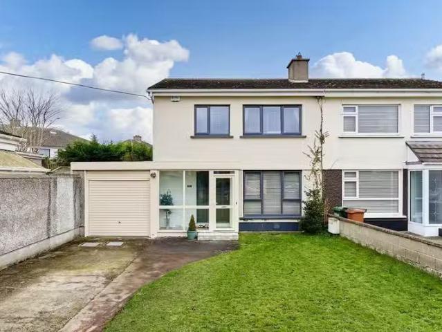 40 Glenville Avenue is for sale