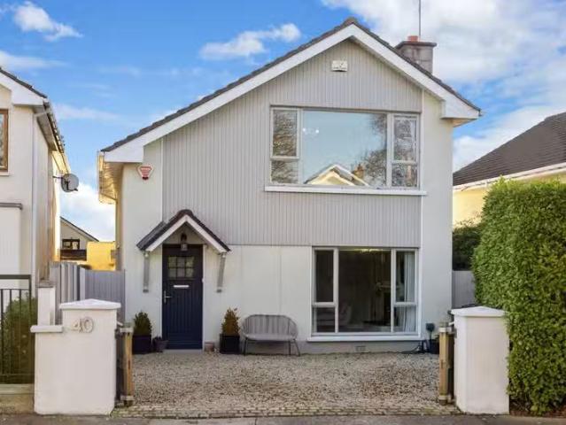 40 Kerrymount Rise, Foxrock, Dublin 18, D18P2K2 is for sale